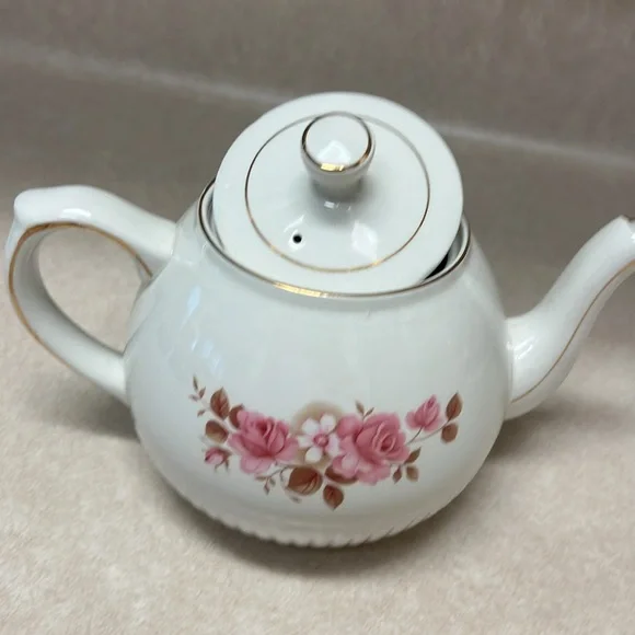 Floral White Teapot with Pink Roses - Picture 4 of 5